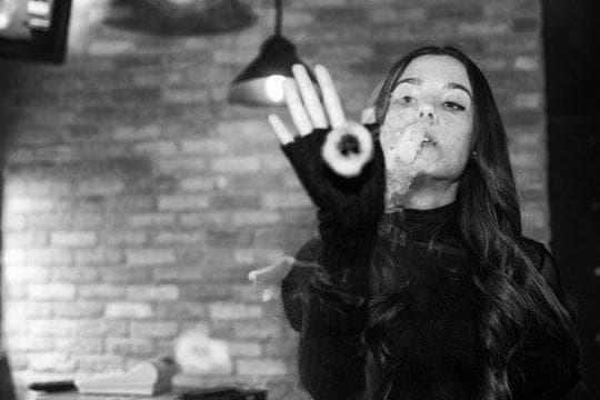 Jak škodí elektronická cigareta a co o tom říkají nejnovější výzkumy