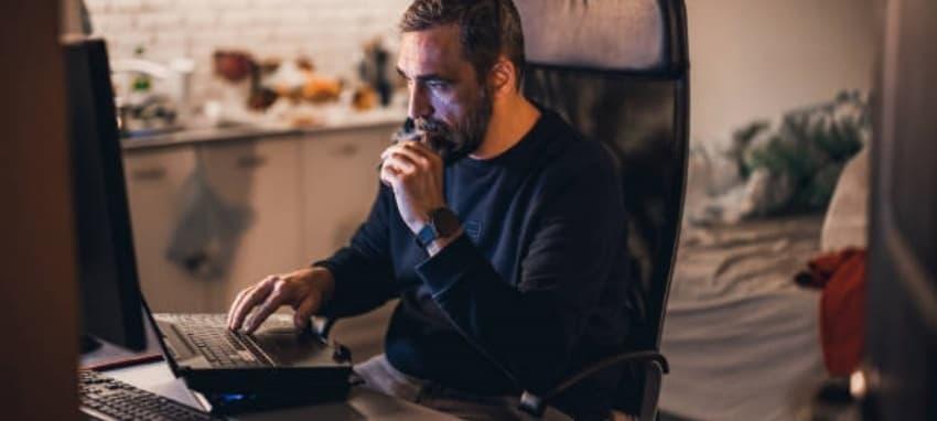 Kde a jak vyhotovit cedule zákaz používání elektronických cigaret v provozovnách, legislativní pravidla a tipy na design