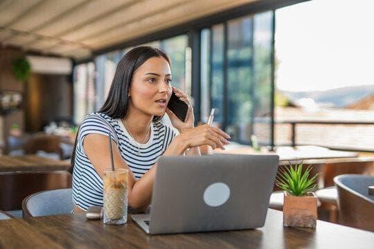 Aktuální průvodce 2026 kde koupit e cigaretu online i v kamenném obchodě, srovnání cen a recenze