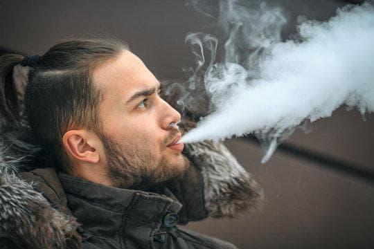 co škodi vic e cigareta nebo klasicka cigareta aneb srovnání rizik, mýty a praktické rady