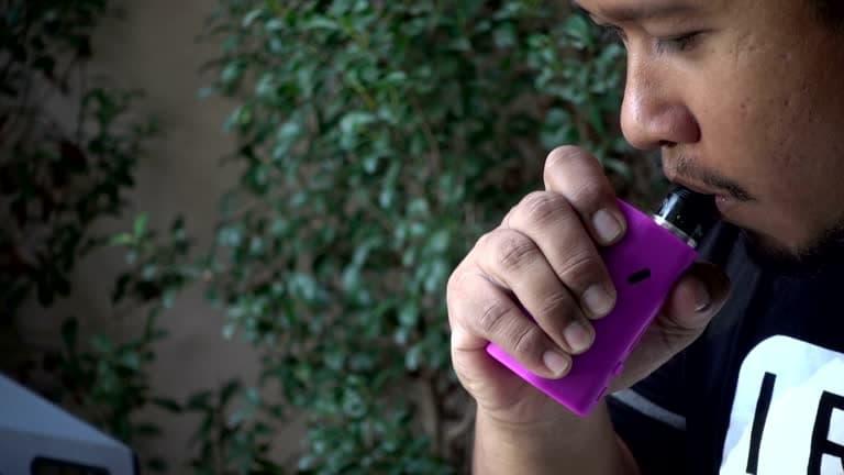 Průvodce pro cestovatele kolik cigaret do a nglie můžete dovézt, celní limity a tipy jak se vyhnout pokutě